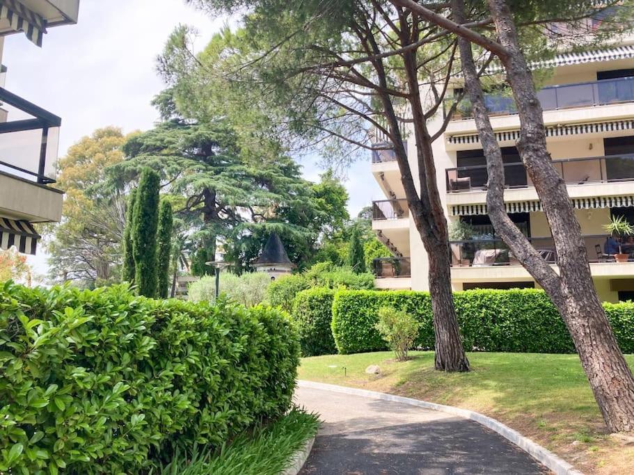 Appartement Renove, Grande Terrasse, Piscine, Au Calme Absolu *