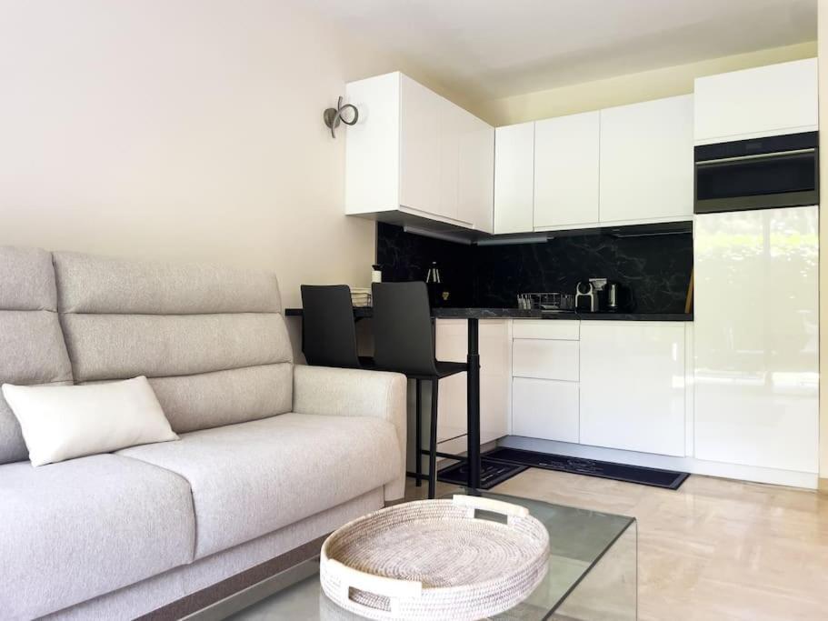 Appartement Renove, Grande Terrasse, Piscine, Au Calme Absolu Cannes